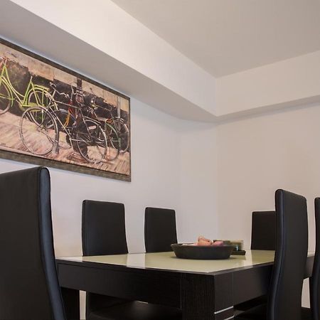 Spacious Modern Apartments With Great Rooftop View Athena Bagian luar foto