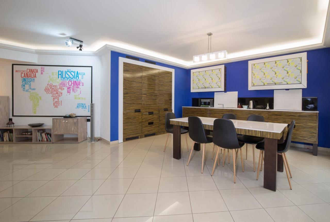 Spacious Modern Apartments With Great Rooftop View Athena Bagian luar foto