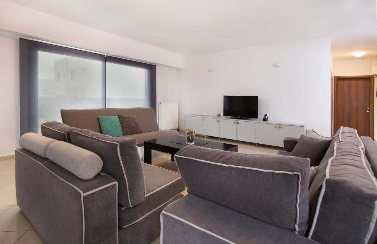 Spacious Modern Apartments With Great Rooftop View Athena Bagian luar foto