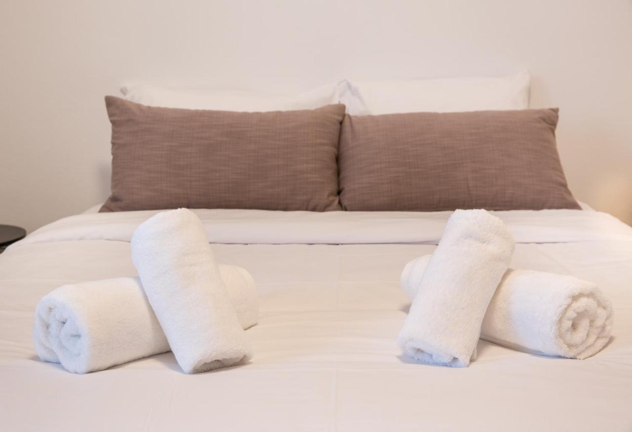 Spacious Modern Apartments With Great Rooftop View Athena Bagian luar foto